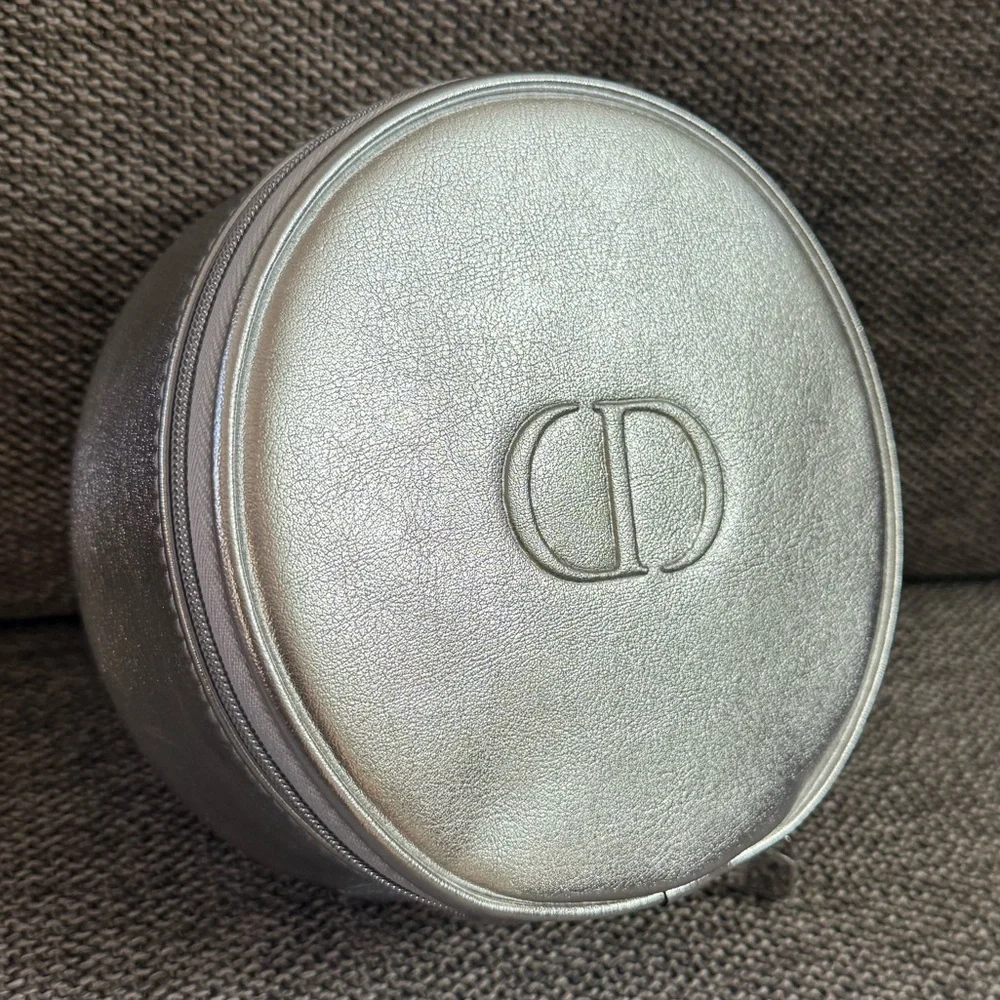 Dior Silver Round Pouch Vanity New Authentic - Picture 7 of 17